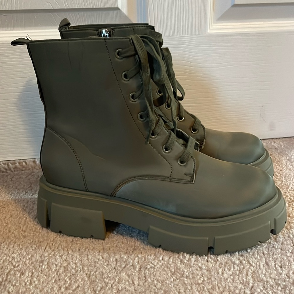 COPY - No Boundaries Lug Combat boot size 10